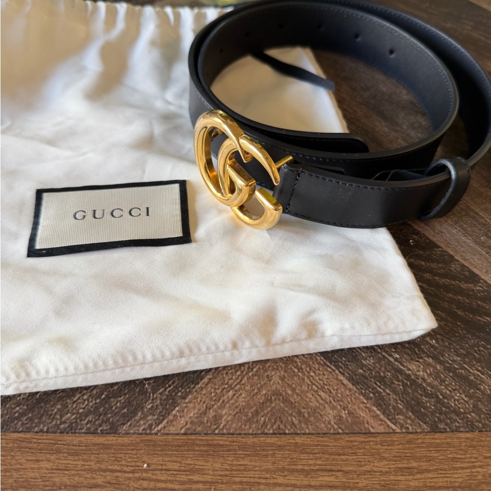 Gucci Black Leather Belt with Gold Accent